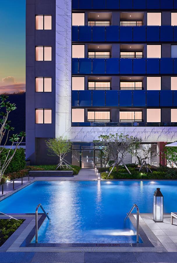 Mu Jiaoxi Hotel מראה חיצוני תמונה The hotel's pool