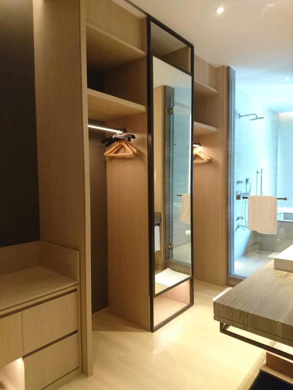Mu Jiaoxi Hotel מראה חיצוני תמונה A walk-in wardrobe