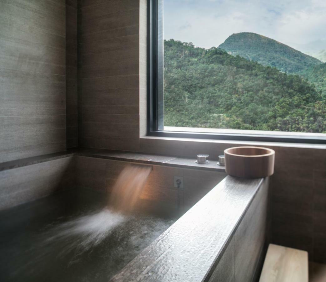 Mu Jiaoxi Hotel מראה חיצוני תמונה A modern onsen bath