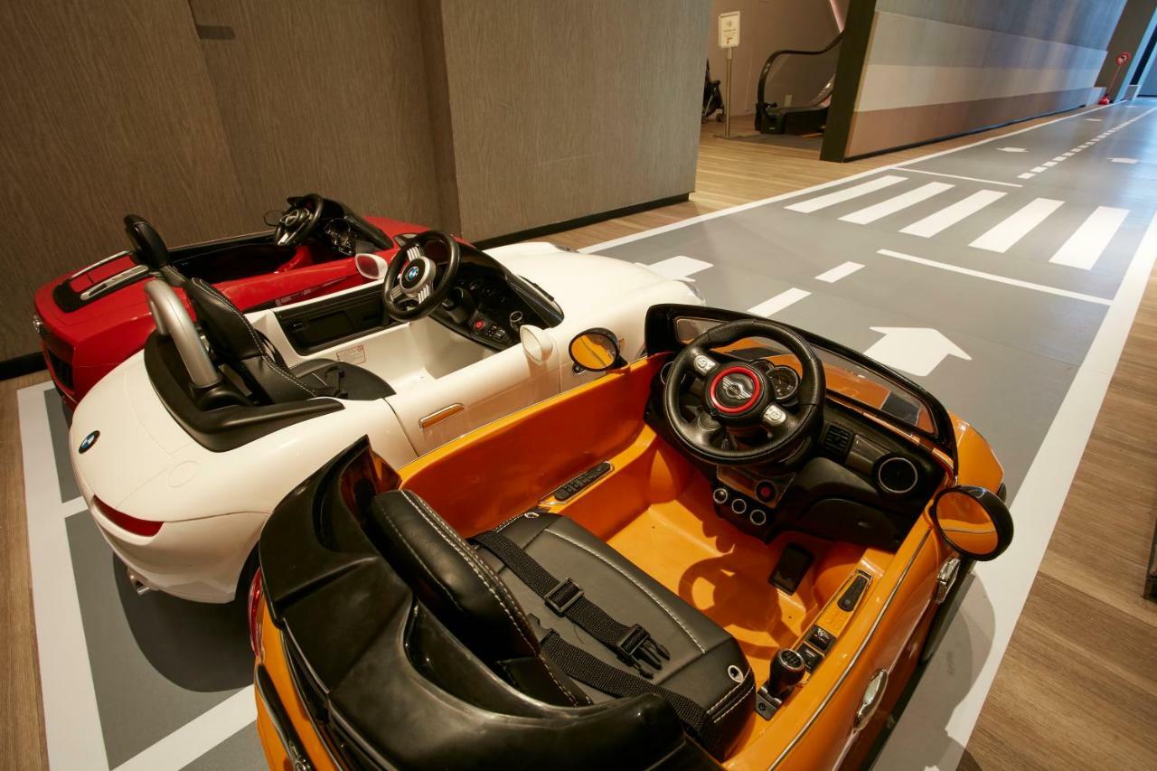 Mu Jiaoxi Hotel מראה חיצוני תמונה The interior of a car